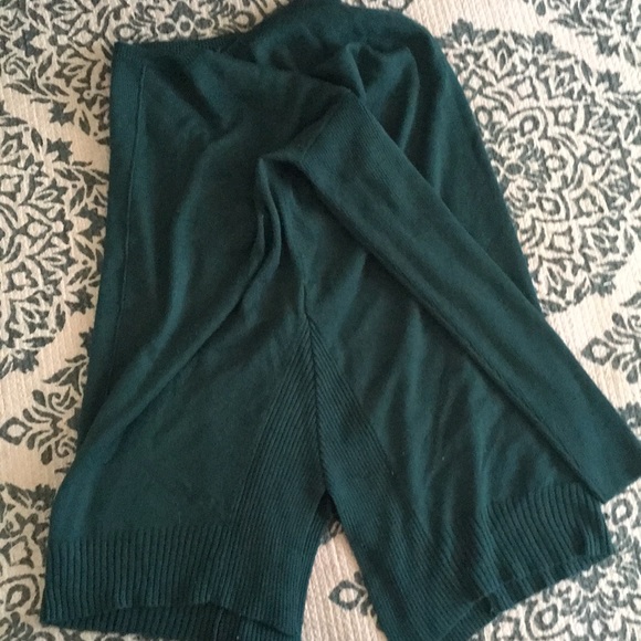 Forest green ANA long sleeve shirt w/cute details - Picture 5 of 5